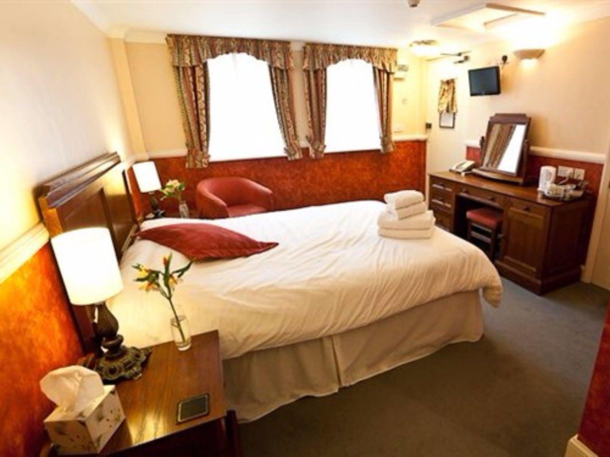 The Three Kings - Inn Bury St. Edmunds Екстер'єр фото
